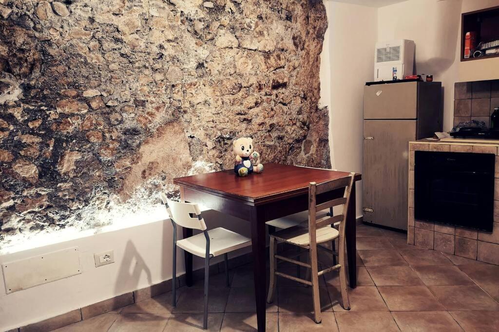 Casetta Nel Centro Storico Apartman Norma Kültér fotó